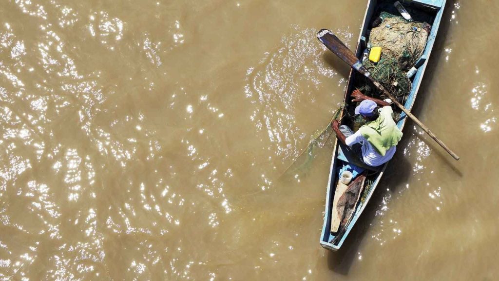 que significa sonar con un rio de agua sucia