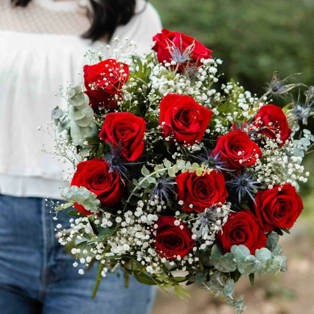 que significa sonar con rosas rojas frescas